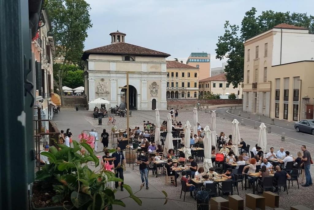 Storico Alloggio Fronte Piazza In Borgo Portello 파도바 외부 사진